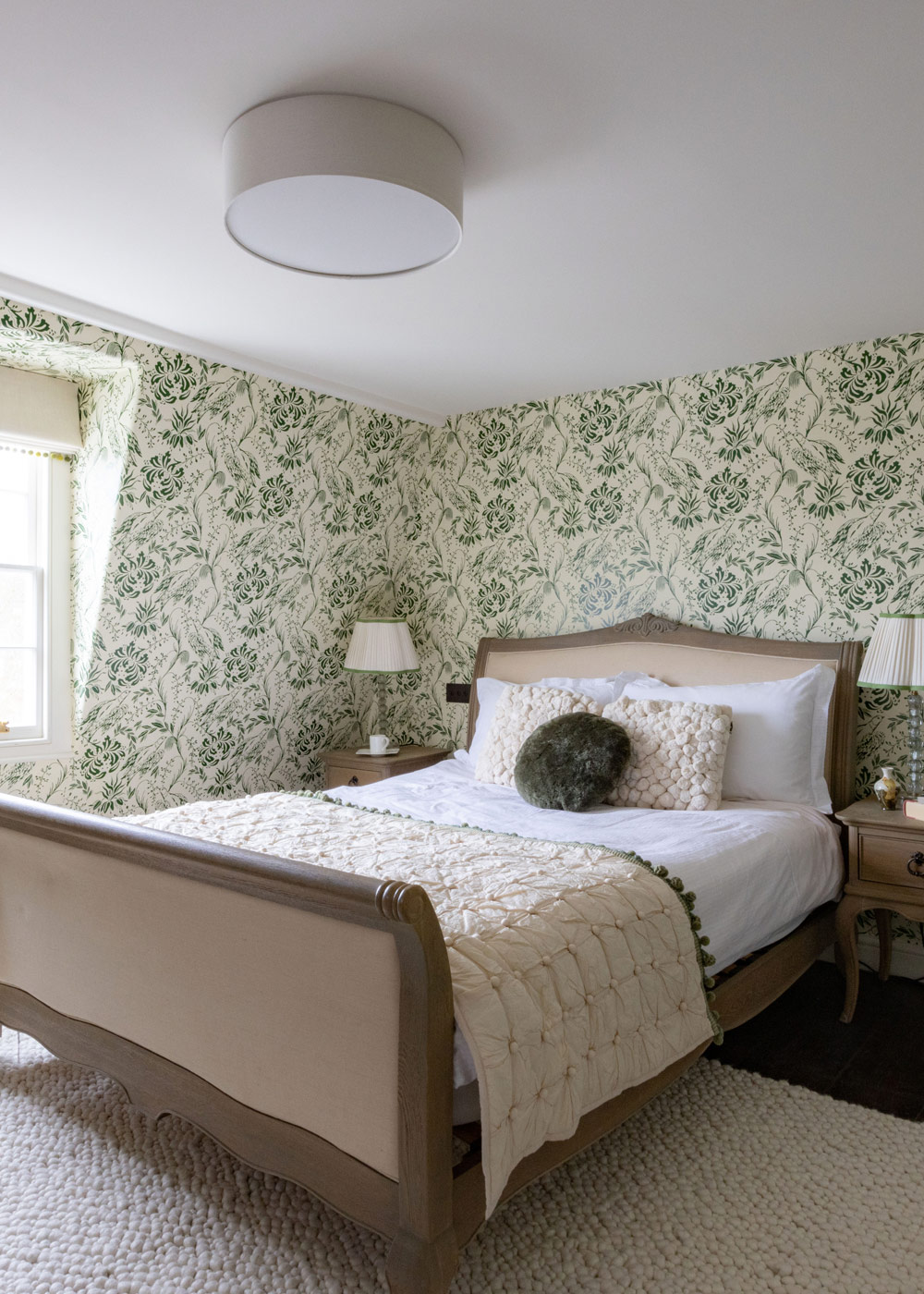 Guest bedroom green